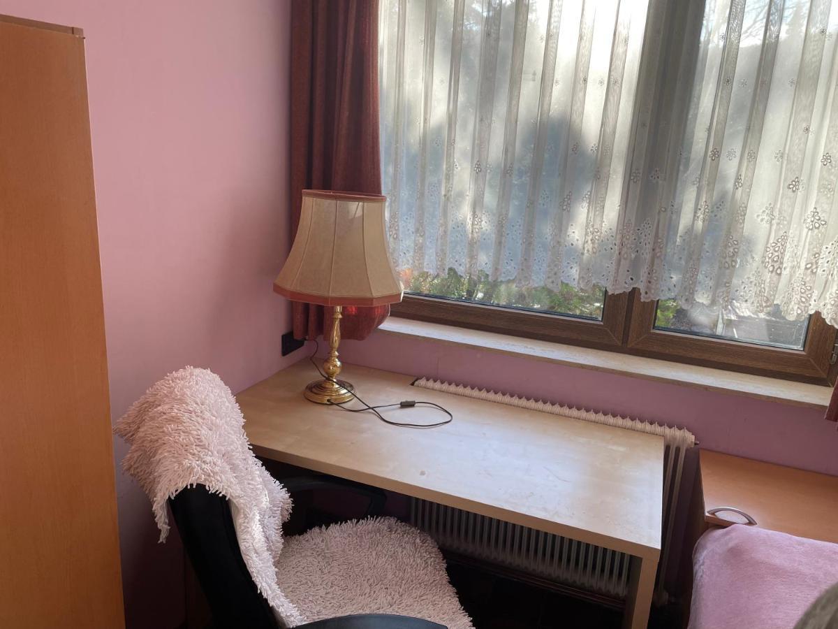 Suburb Hostel プルカースドルフ エクステリア 写真