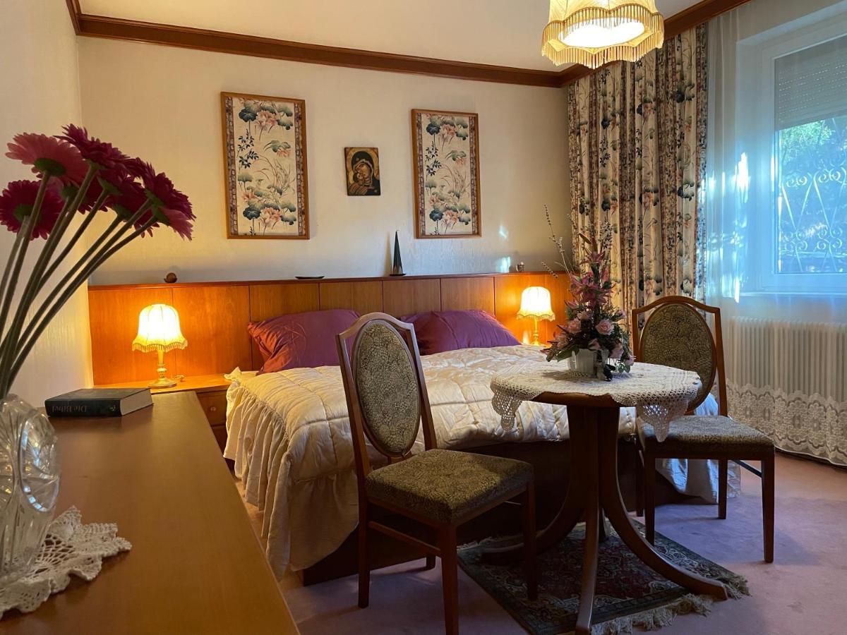 Suburb Hostel プルカースドルフ エクステリア 写真