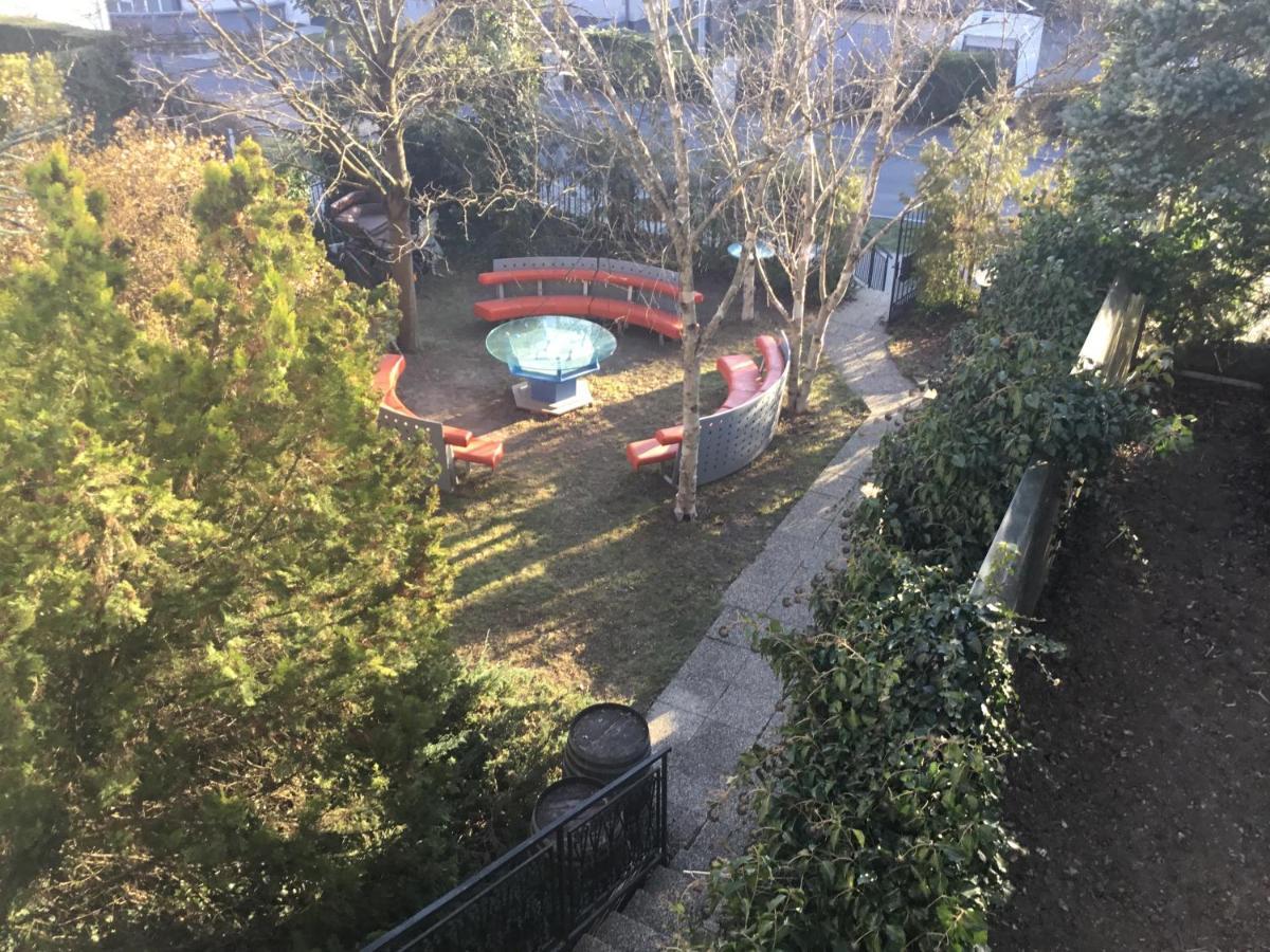 Suburb Hostel プルカースドルフ エクステリア 写真