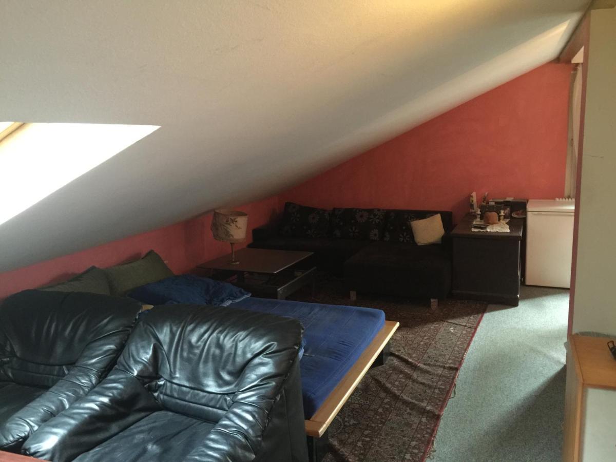 Suburb Hostel プルカースドルフ エクステリア 写真