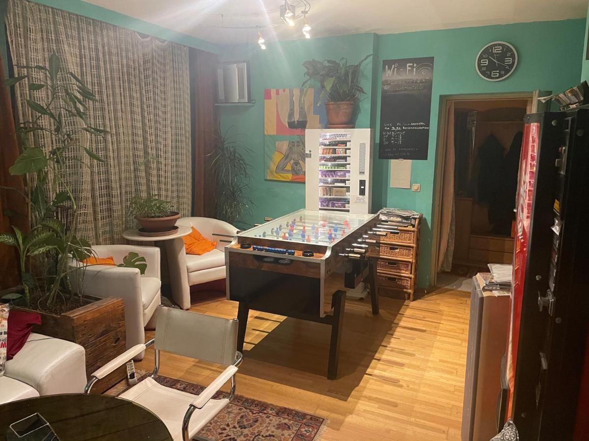 Suburb Hostel プルカースドルフ エクステリア 写真